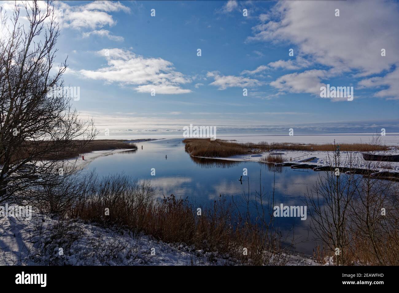 Beginning of the river Emajõgi from lake Võrtsjärv in the middle of cold winter Stock Photo