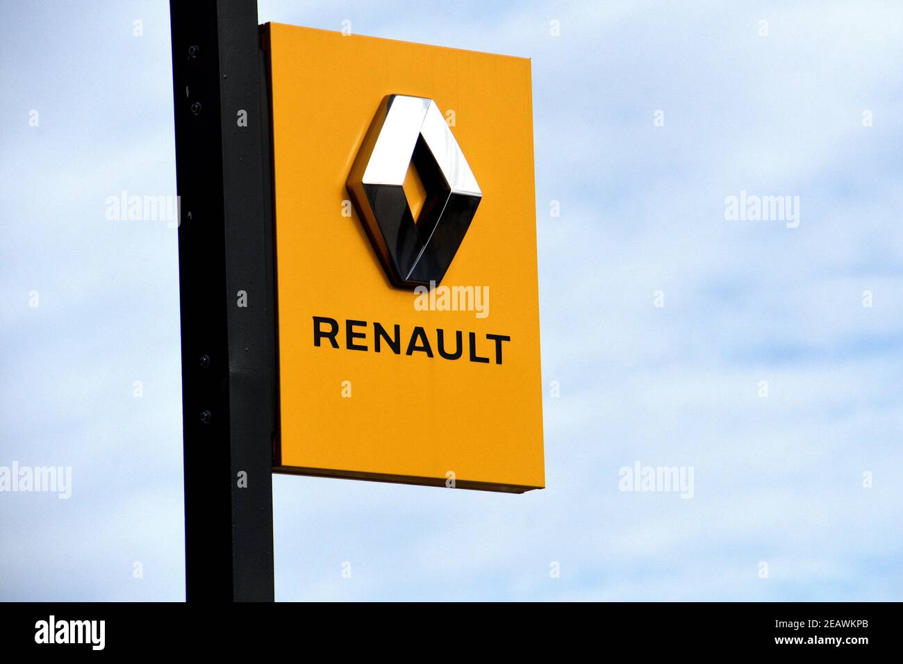 Renault Logo  Car symbols, Renault, Car brands logos