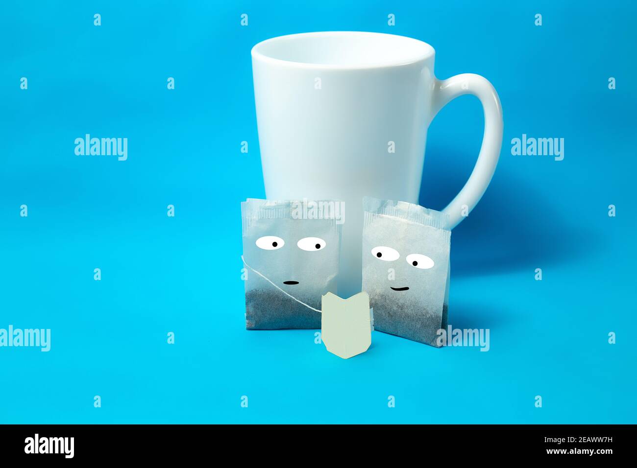 Tea for two текст. Your tea. Tea for two. Two tea please. Простой рисунок чай с надписью.