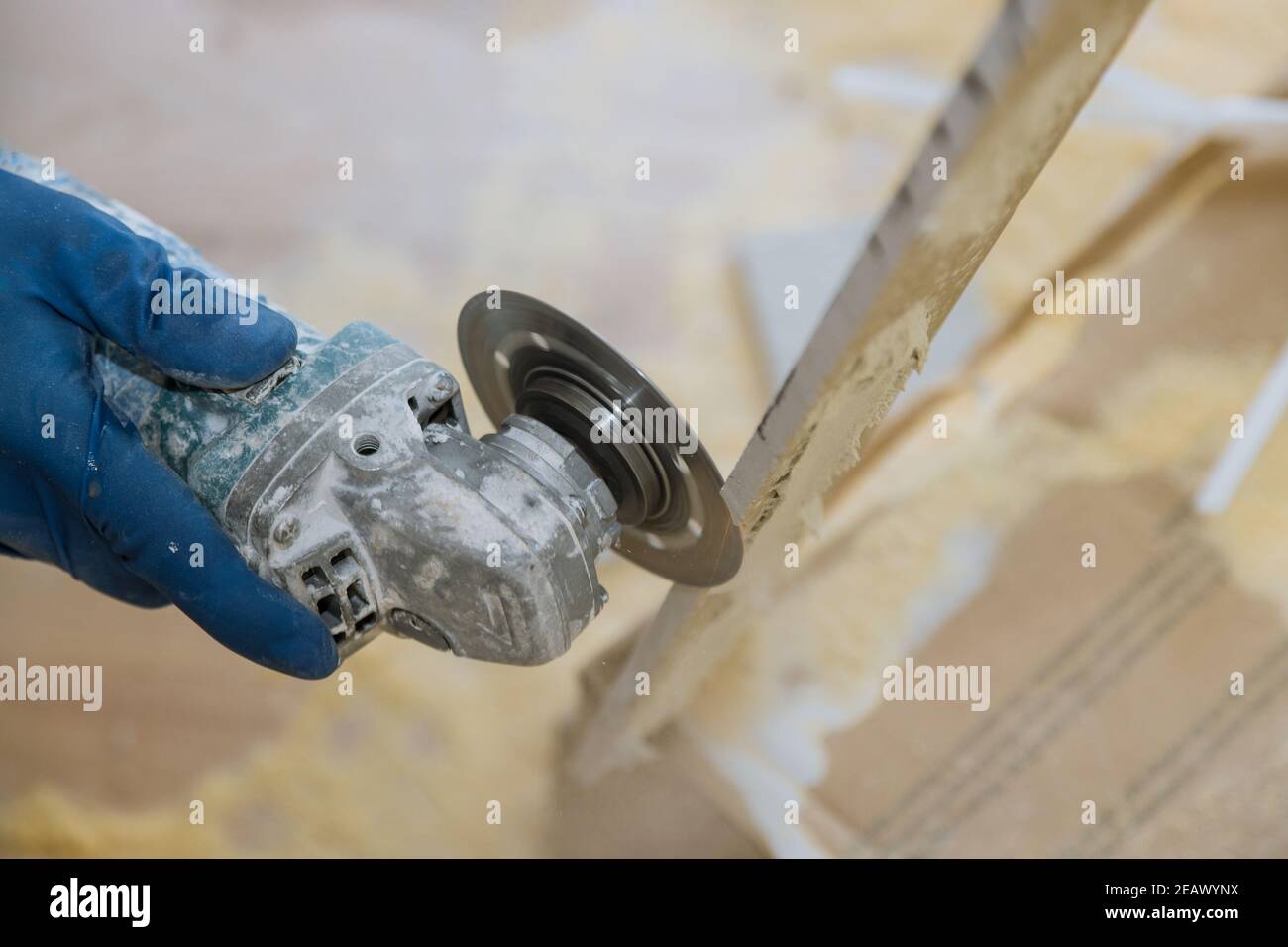 Tiling tile trimming cutting repair of the floor gres tiles contractor