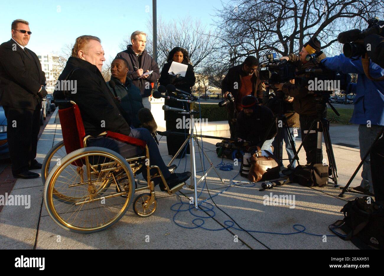 Washington, DC - January 4, 2002 -- Hustler Magazine publisher Larry Flynt appears at United States District Court in Washington, D.C. to plead his case against the United States Department of Defense.  Flynt wants the court to order the battlefields in Afghanistan opened to the media. Credit: Ron Sachs / CNP /MediaPunch Stock Photo