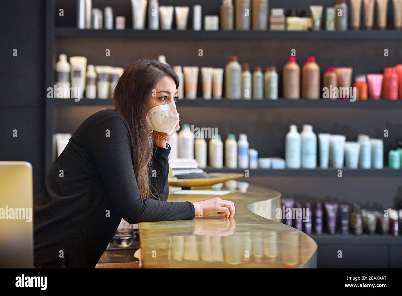 Opening of hairdressing salons hires stock photography and images Alamy