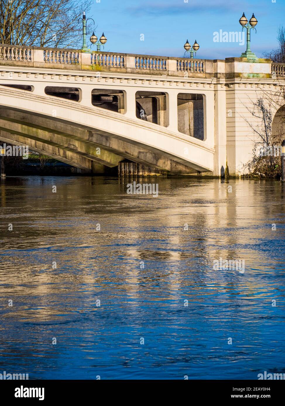 Reflection of Reading Bridge, River Thames, Reading, Berkshire, England, UK, GB. Stock Photo