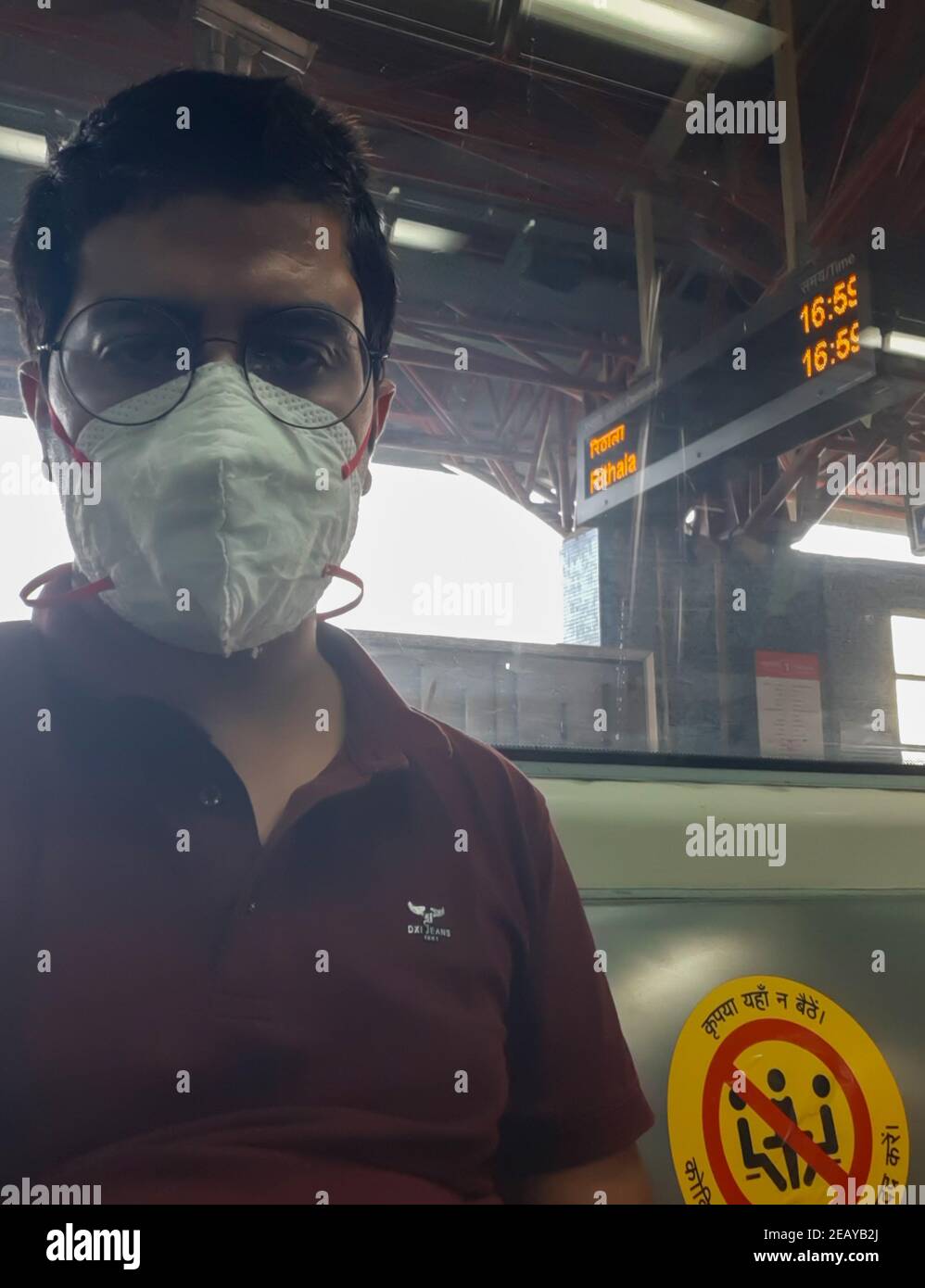 Delhi metro rail construction hires stock photography and images Alamy