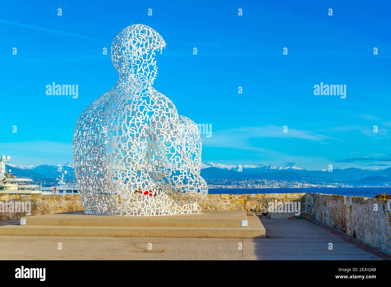 France modern sculpture antibes hi-res stock photography and images - Alamy