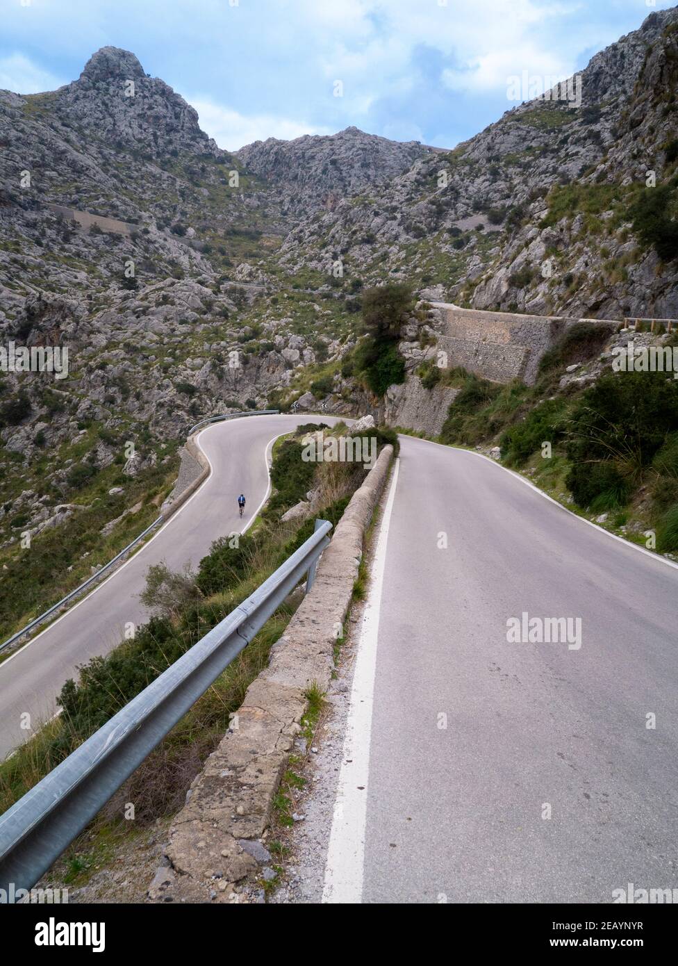 The sinuous curves of the spectacular Sa Calobra road climb in the Serra de Tramuntana mountain range, Mallorca, Spain Stock Photo