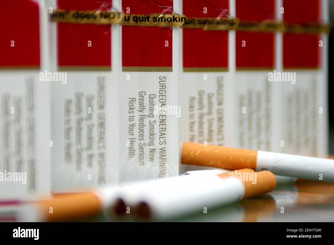 Cigarette packets warning hi-res stock photography and images