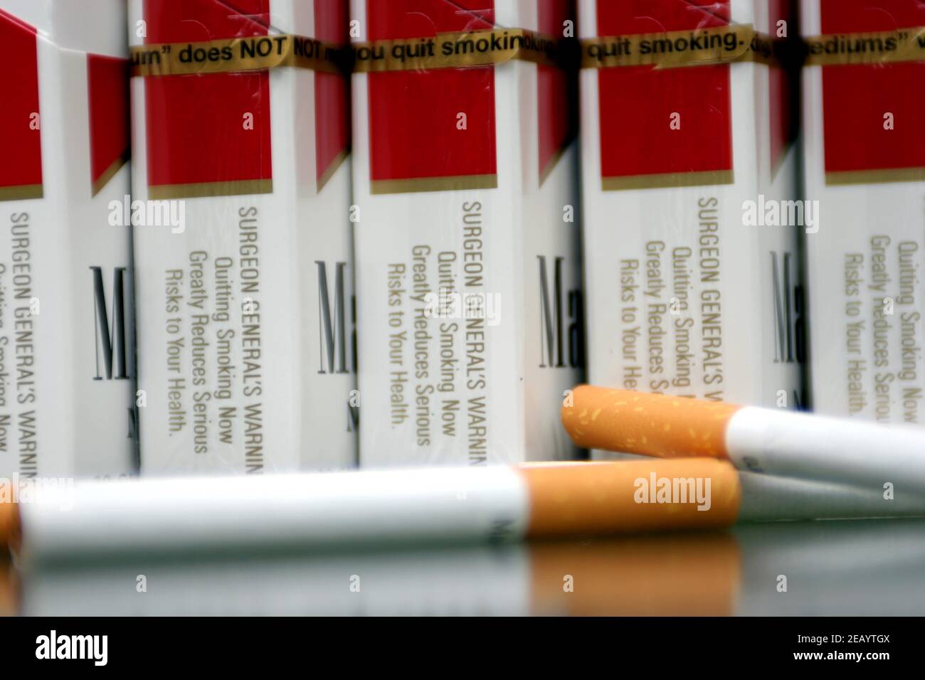 Oct 26 2009. New Orleans, Louisiana. USA Cigarette warnings. Marlboro  Cigarettes.Only the side of an American pack of Marlboro Medium cigarettes  carri Stock Photo