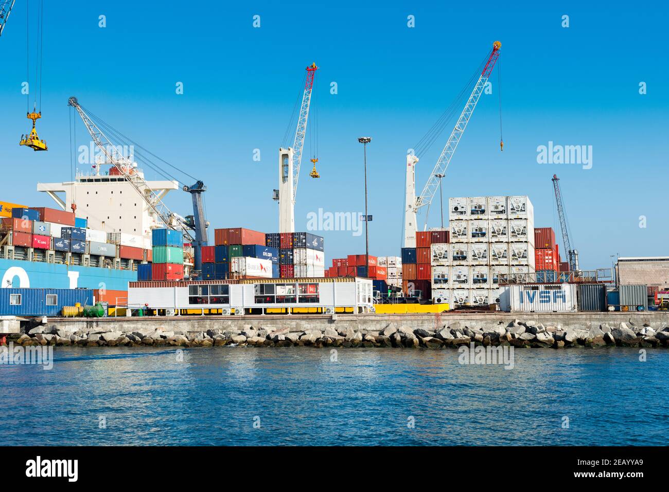 Iquique, Regio de Tarapaca; Chile - Containers prepared to be loaded in a cargo ship at the port of Iquique. Stock Photo