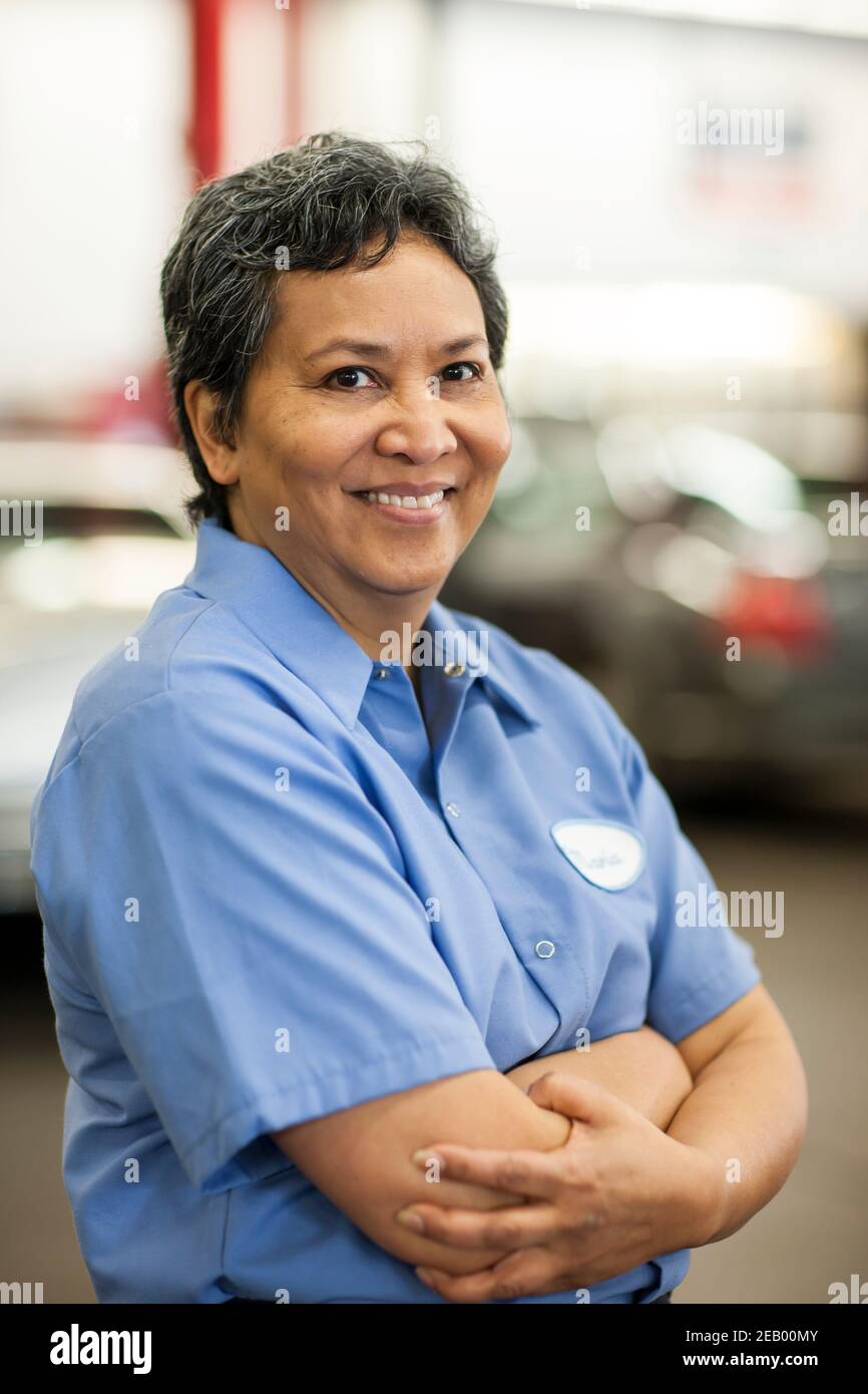 Female auto mechanic usa hi-res stock photography and images - Alamy