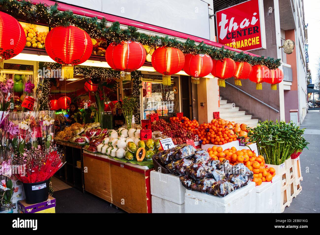 Chinese food in paris france hires stock photography and images Alamy