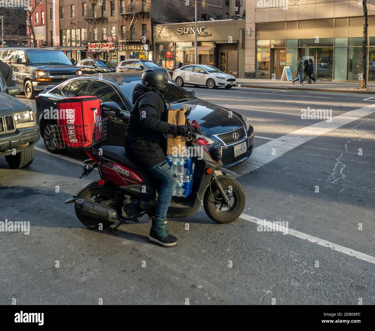 Grubhub delivery hi res stock photography and images Alamy