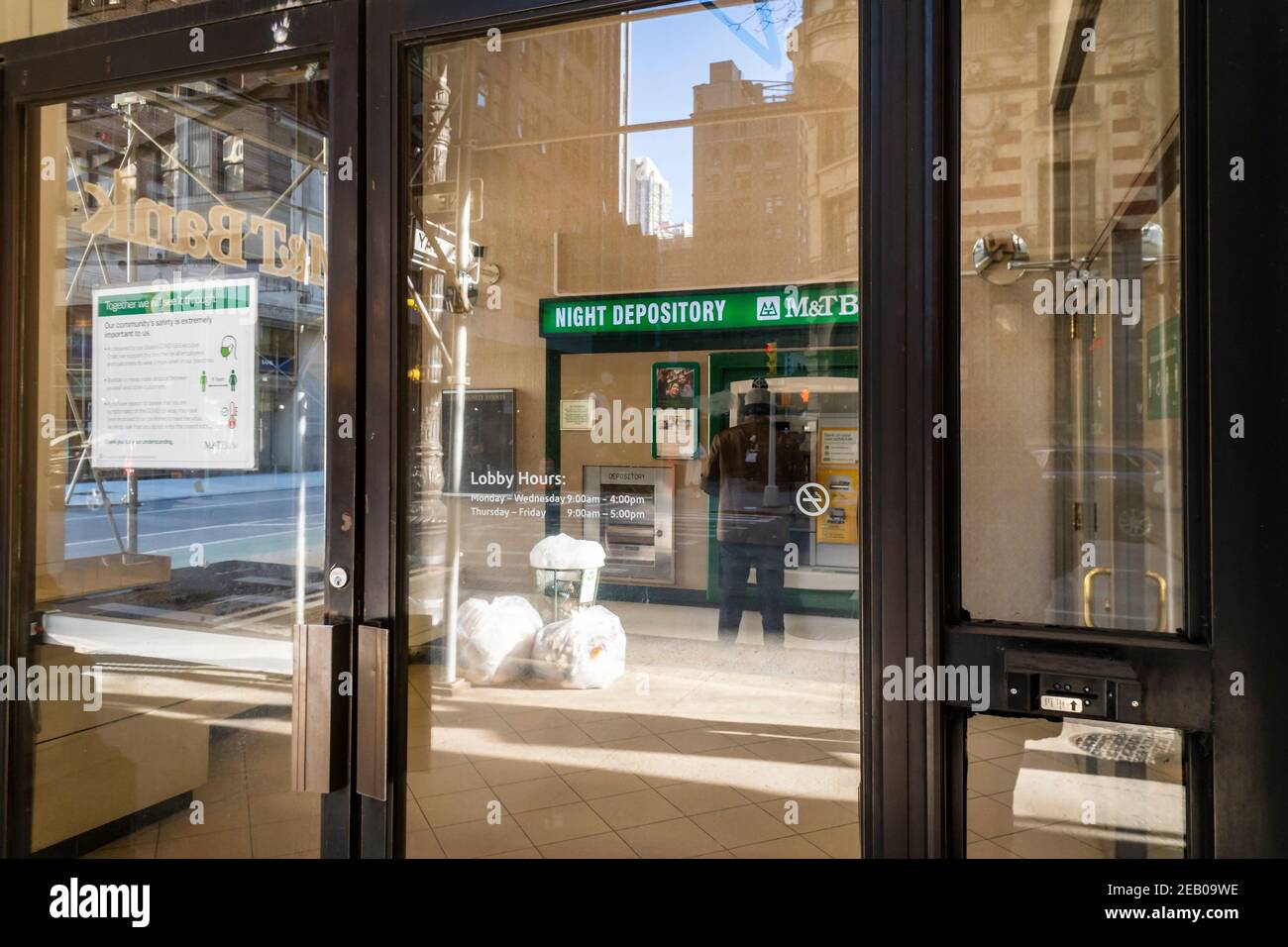 A branch of the Buffalo-based regional bank, M&T Bank Corp. in New York on Saturday, January 30, 2021. M&T recently reported an increase in nonperforming commercial real estate loans leading analysts to wonder whether this is a forerunner of future pandemic problems. (© Richard B. Levine) Stock Photo