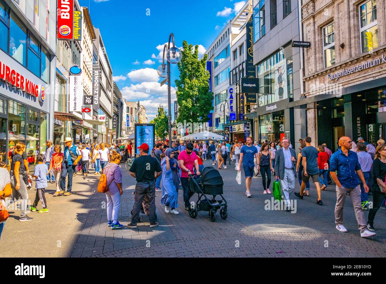 Cologne shopping street hi-res stock photography and images - Page 10 -  Alamy