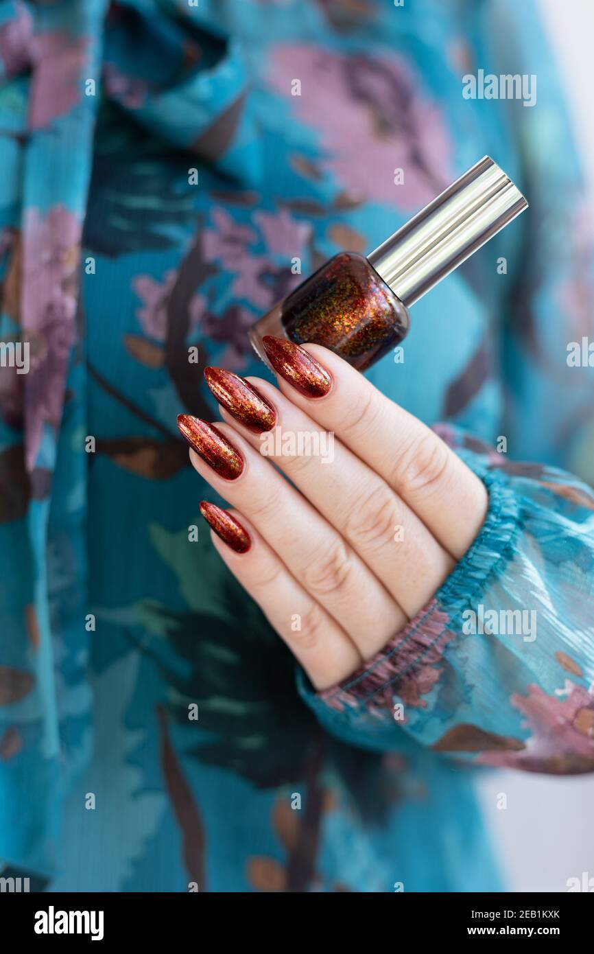 Burgundy Nail Ideas to Try This Fall 2023 | Glamour