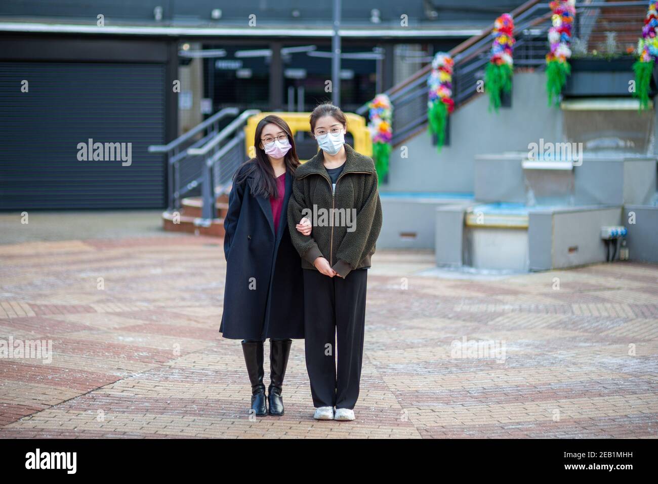 Two chinese masks hi-res stock photography and images - Alamy