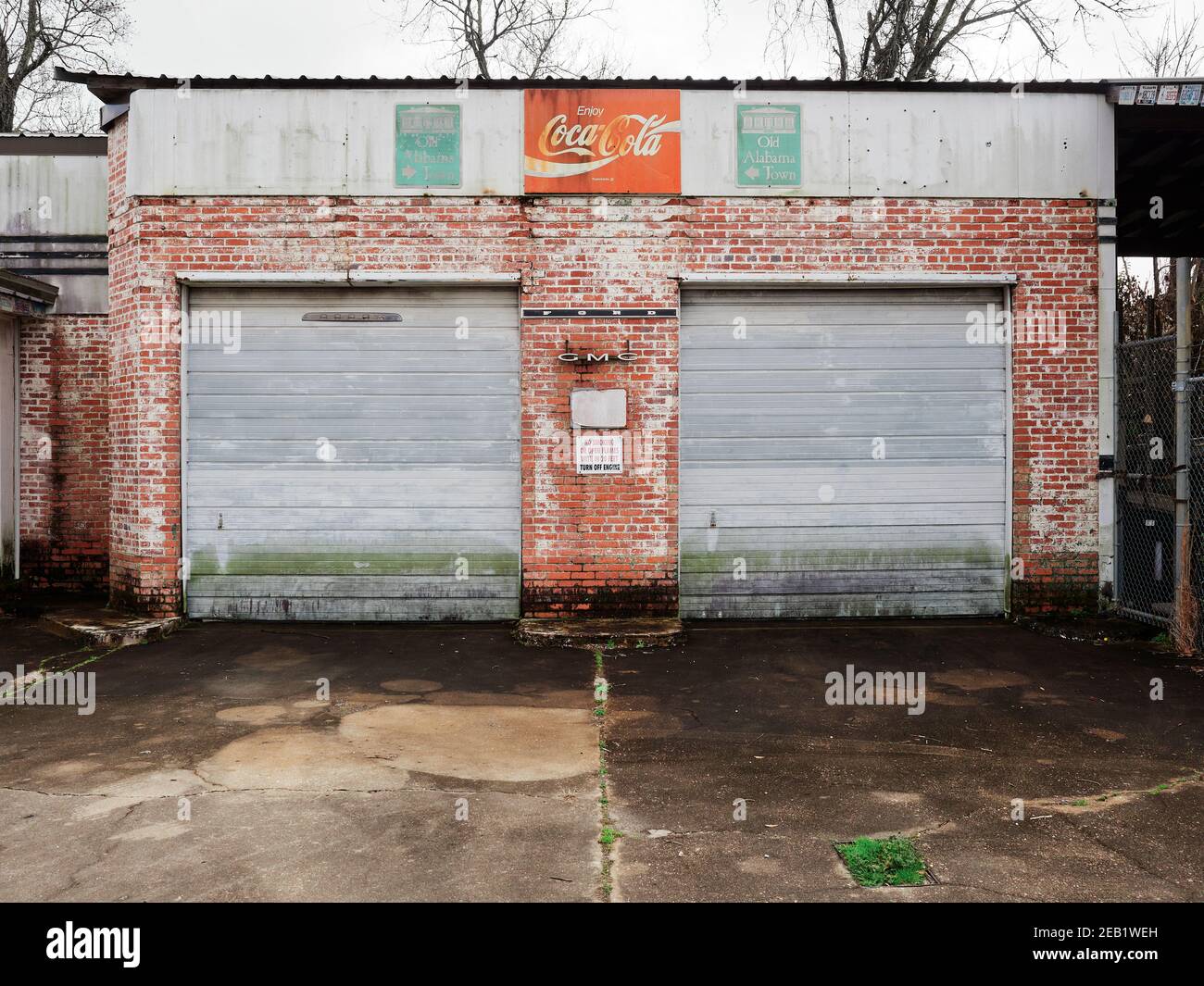 Old abandoned garage or car repair shop in Montgomery Alabama. Stock Photo