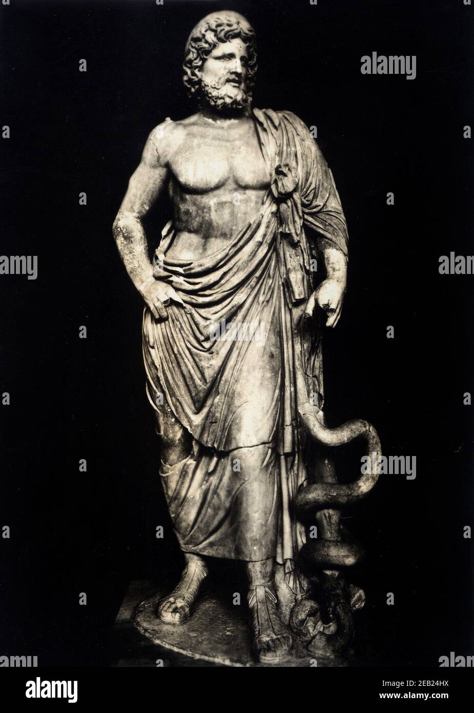 ESCULAPIO , ancient romans  divinity of Medicine , identified in the grecian god Asclepio - DIO - DEI - Divinità - MITOLOGIA - MITHOLOGY - statua - statue - marble - serpente - serpent - MEDICINA - MEDICO - MEDICAL - ESCULAPIUM - ASCLEPIUM  ----  Archivio GBB Stock Photo