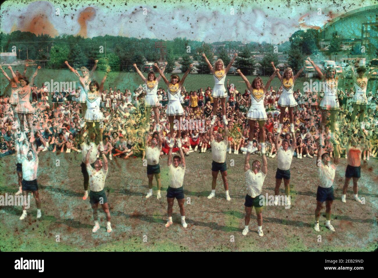 Partner stunt hi-res stock photography and images - Alamy, image size:1300x955