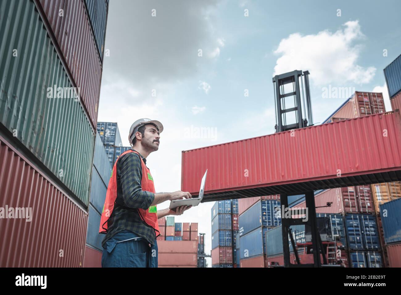 Container Supervisor Control Import/Export While Inspecting Containers ...