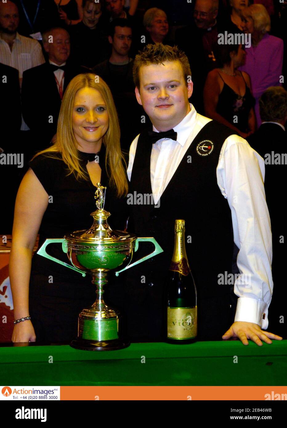 Snooker Embassy World Professional Snooker Championship Final The Crucible Theatre Sheffield 2 5 05 Shaun Murphy Celebrates With His Girlfriend Clare Llewelyn Mandatory Credit Action Images John Sibley Livepic Stock Photo Alamy