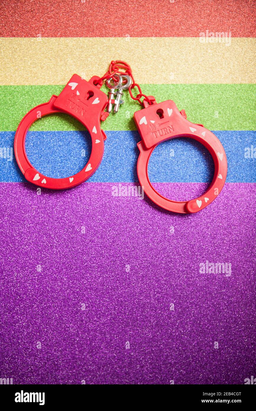 sex toy shower Fluffy Boa Love Handcuffs Red main image 0