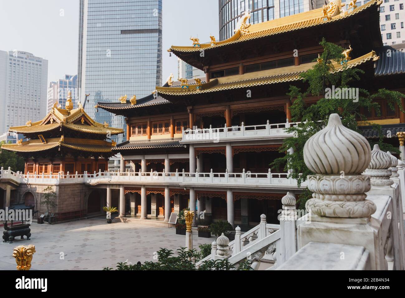 Main area in Jing an temple in Shanghai Stock Photo