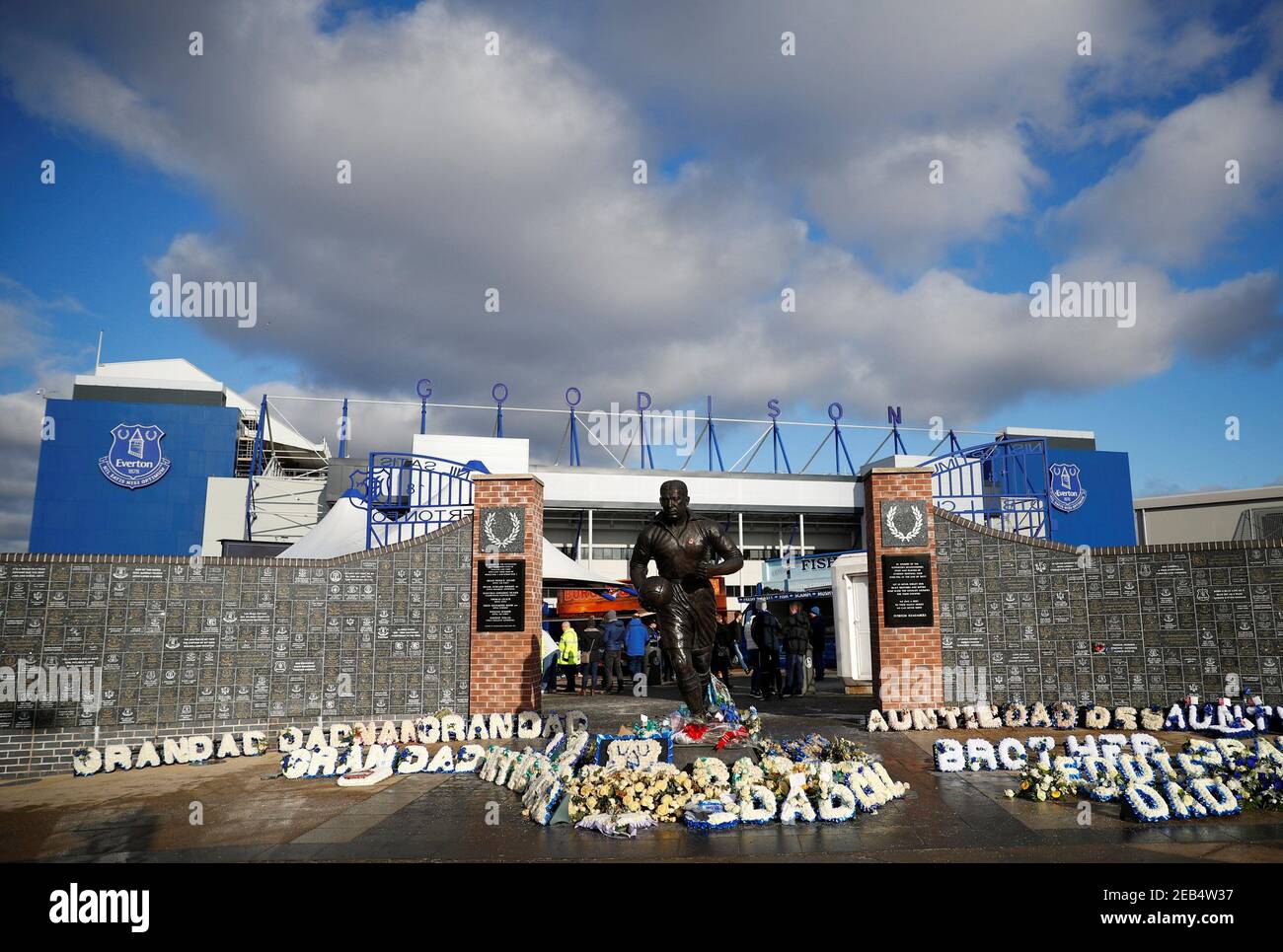 Soccer Football - Premier League - Everton v Wolverhampton Wanderers - Goodison Park, Liverpool, Britain - February 2, 2019  General view of the Dixie Dean statue outside the stadium before the match   REUTERS/Phil Noble  EDITORIAL USE ONLY. No use with unauthorized audio, video, data, fixture lists, club/league logos or 'live' services. Online in-match use limited to 75 images, no video emulation. No use in betting, games or single club/league/player publications.  Please contact your account representative for further details. Stock Photo