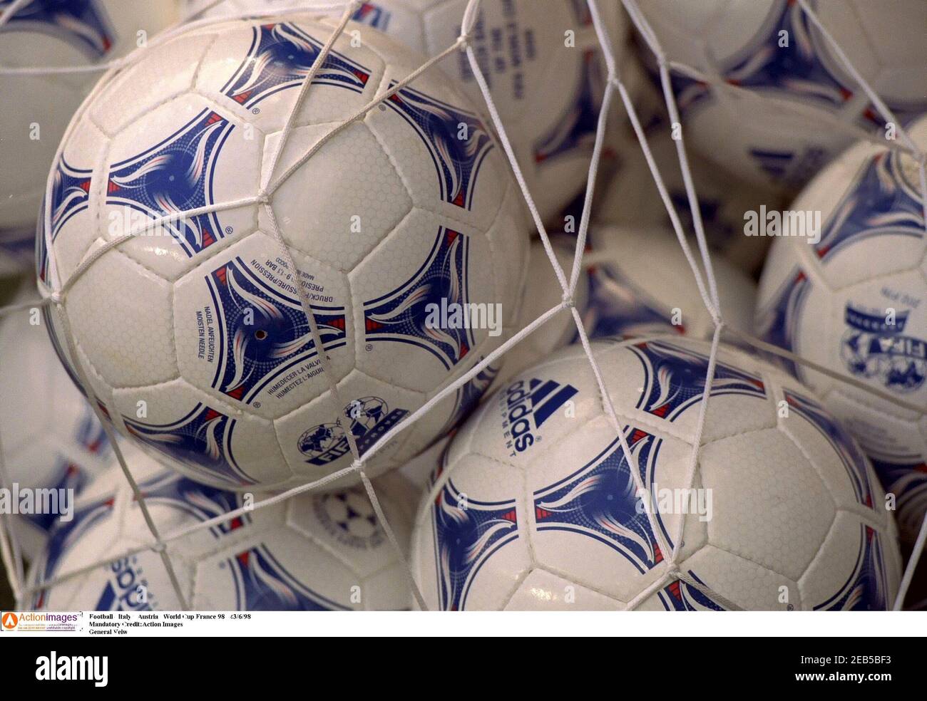 Football - 1998 FIFA World Cup - Group B - Italy v Austria - Stade de France,  Saint Denis - 23/6/98 General View - Adidas balls Mandatory Credit: Action  Images / Stuart Franklin Stock Photo - Alamy