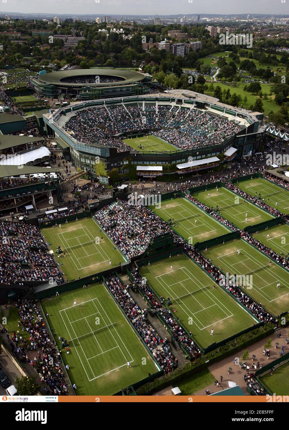 Tennis - Wimbledon - All England Lawn Tennis & Croquet Club, Wimbledon,  England - 29/6/07 General view of Wimbledon Mandatory Credit: Action Images  / Glyn Kirk / Pool Pic Livepic Stock Photo - Alamy
