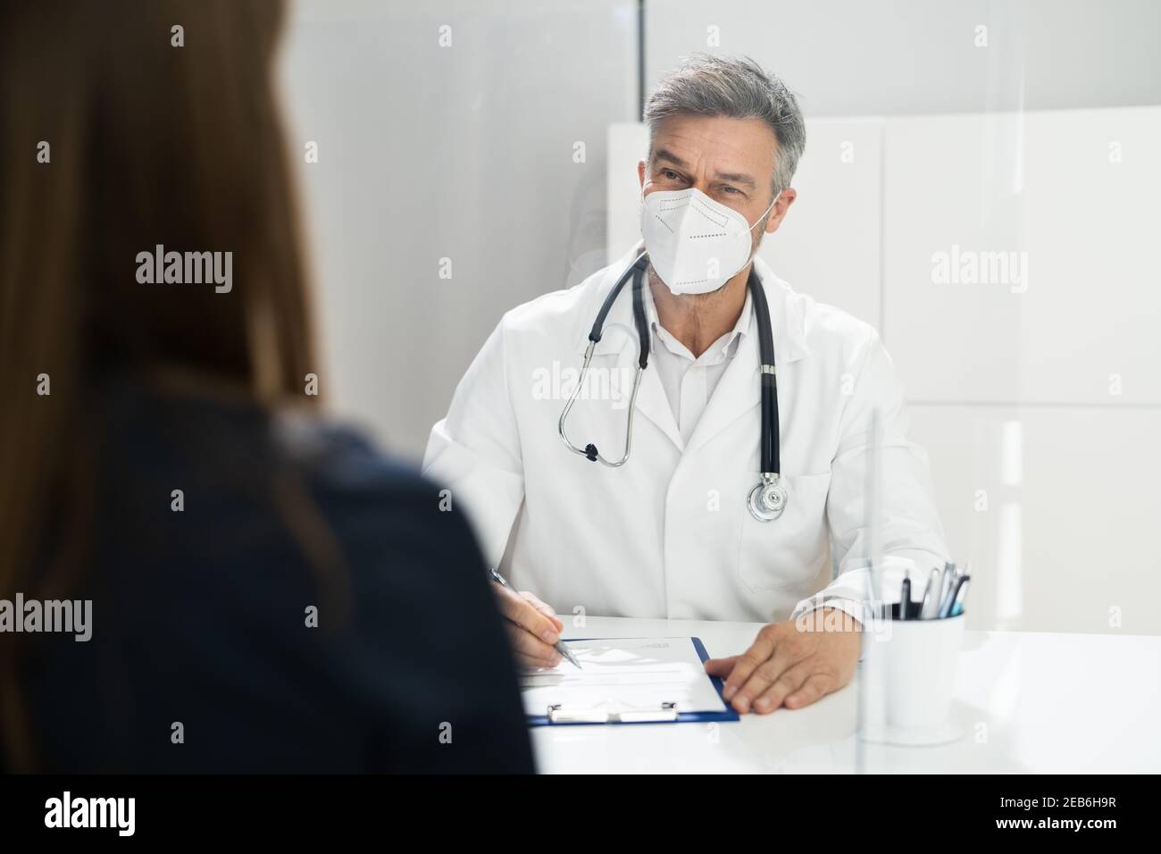 Ffp2 mask hospital hi-res stock photography and images - Alamy