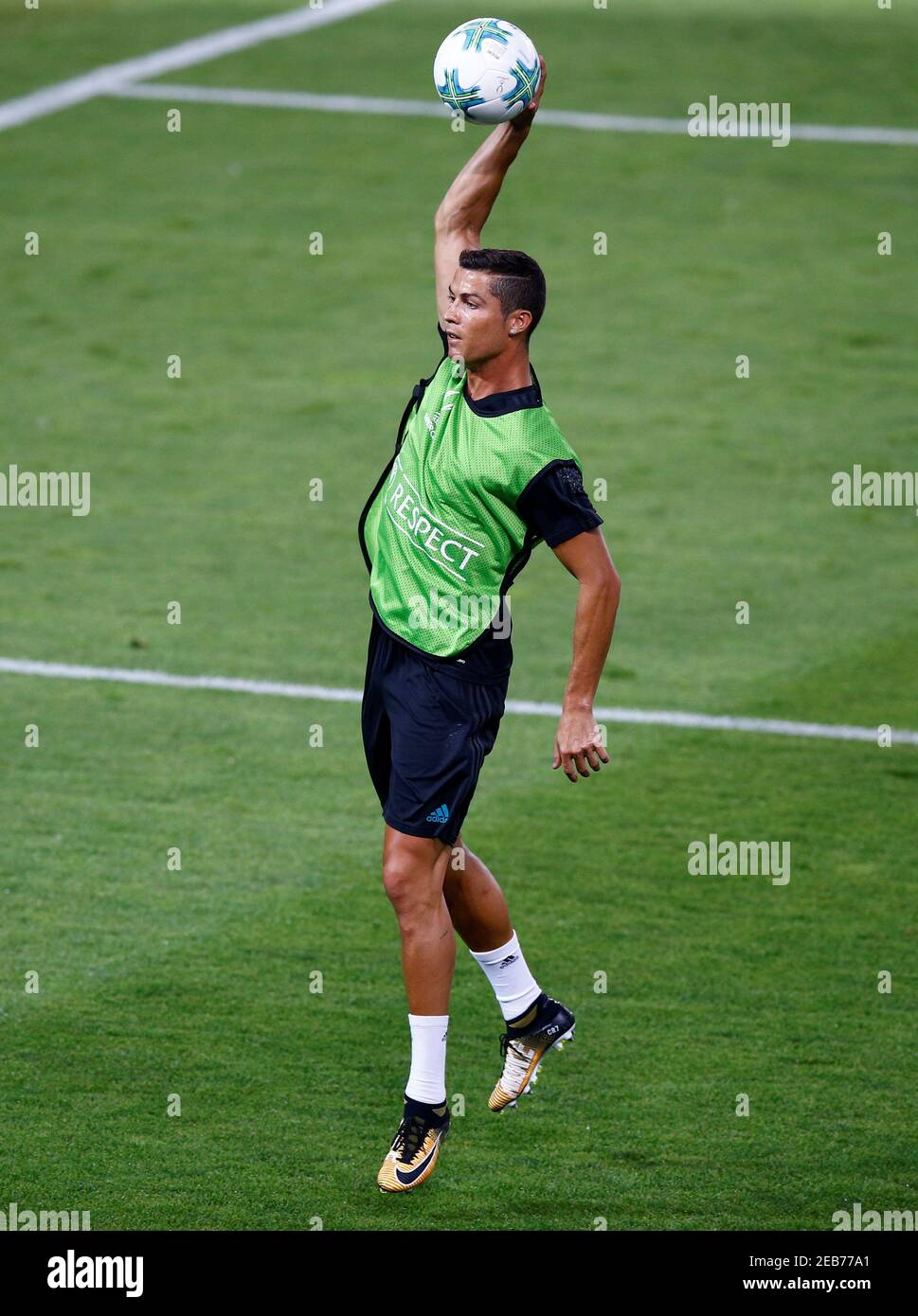 Cristiano ronaldo training real madrid hi-res stock photography and images  - Page 9 - Alamy