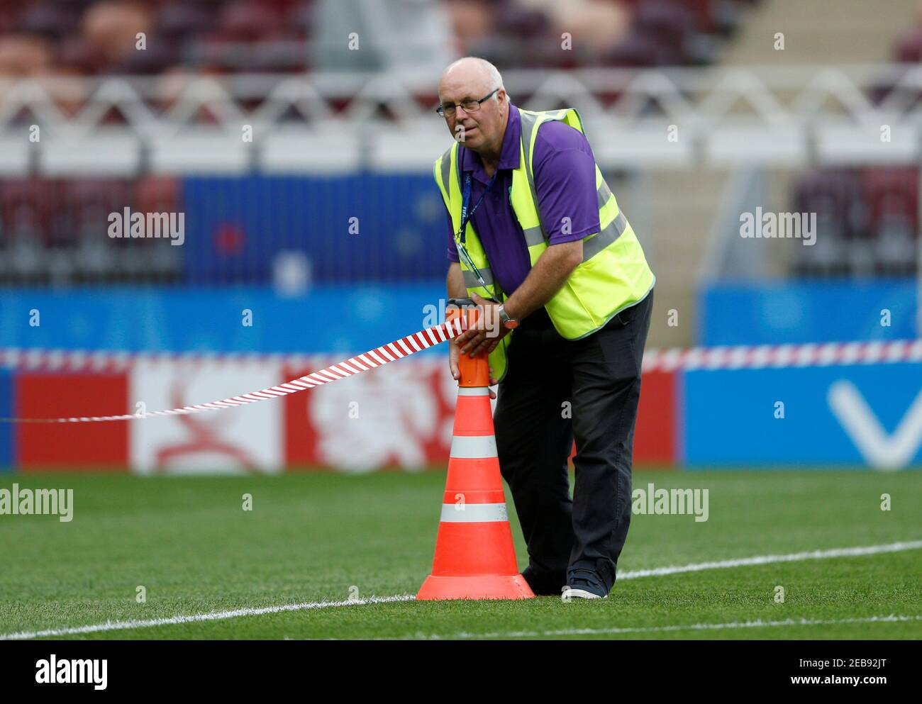 Alan ferguson groundsman hires stock photography and images Alamy