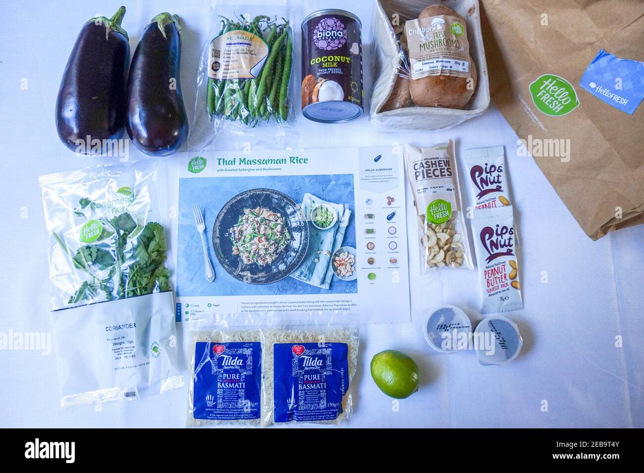 hello fresh, home cooking, vegetarian plant-based vegan food family household meals prepration Stock Photo