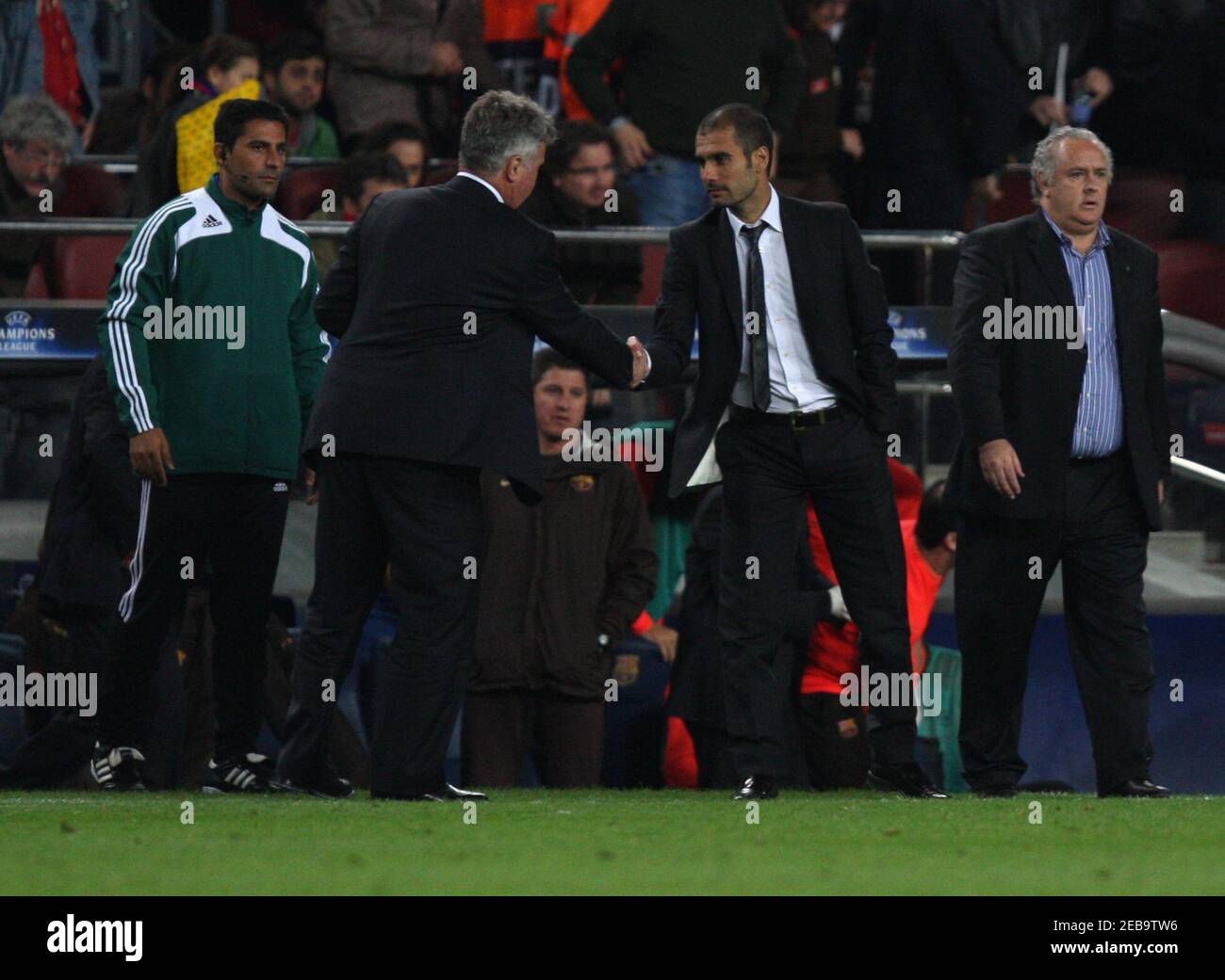 Football Fc Barcelona V Chelsea Uefa Champions League Semi Final First Leg The Nou Camp Barcelona Spain 08 09 28 4 09 Josep Guardiola R Fc Barcelona Head