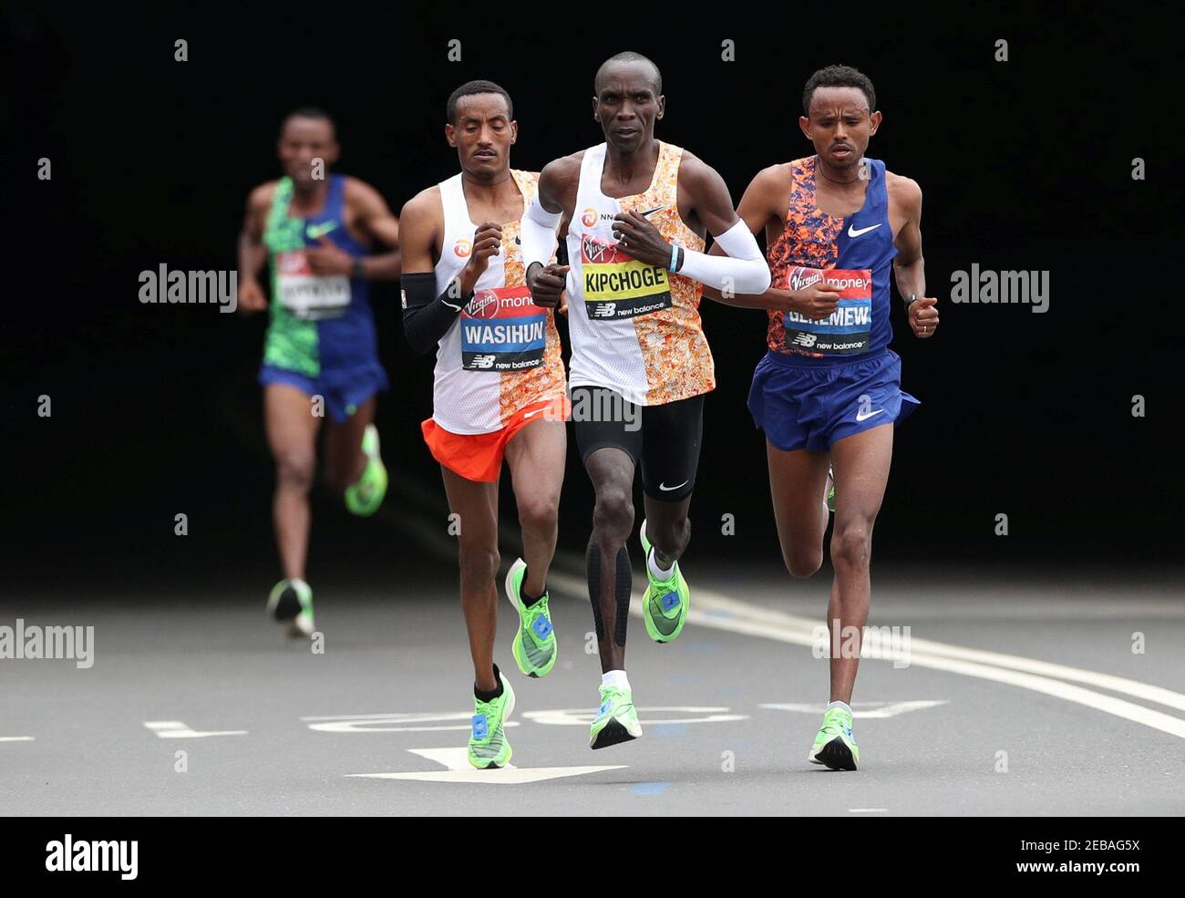 Athletics - London Marathon - London, Britain - April 28, 2019 Kenya's  Eliud Kipchoge, Ethiopia's Mosinet Geremew and Ethiopia's Mule Wasihun in  action during the men's elite race REUTERS/Peter Cziborra Stock Photo -  Alamy