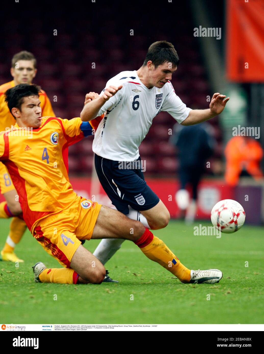 Football England U19 V Romania U19 Uefa European Under 19 Championship Elite Qualifying Round Group Three Glanford Park Scunthorpe 14 10 07 England U19 S Ciaran Clark R In