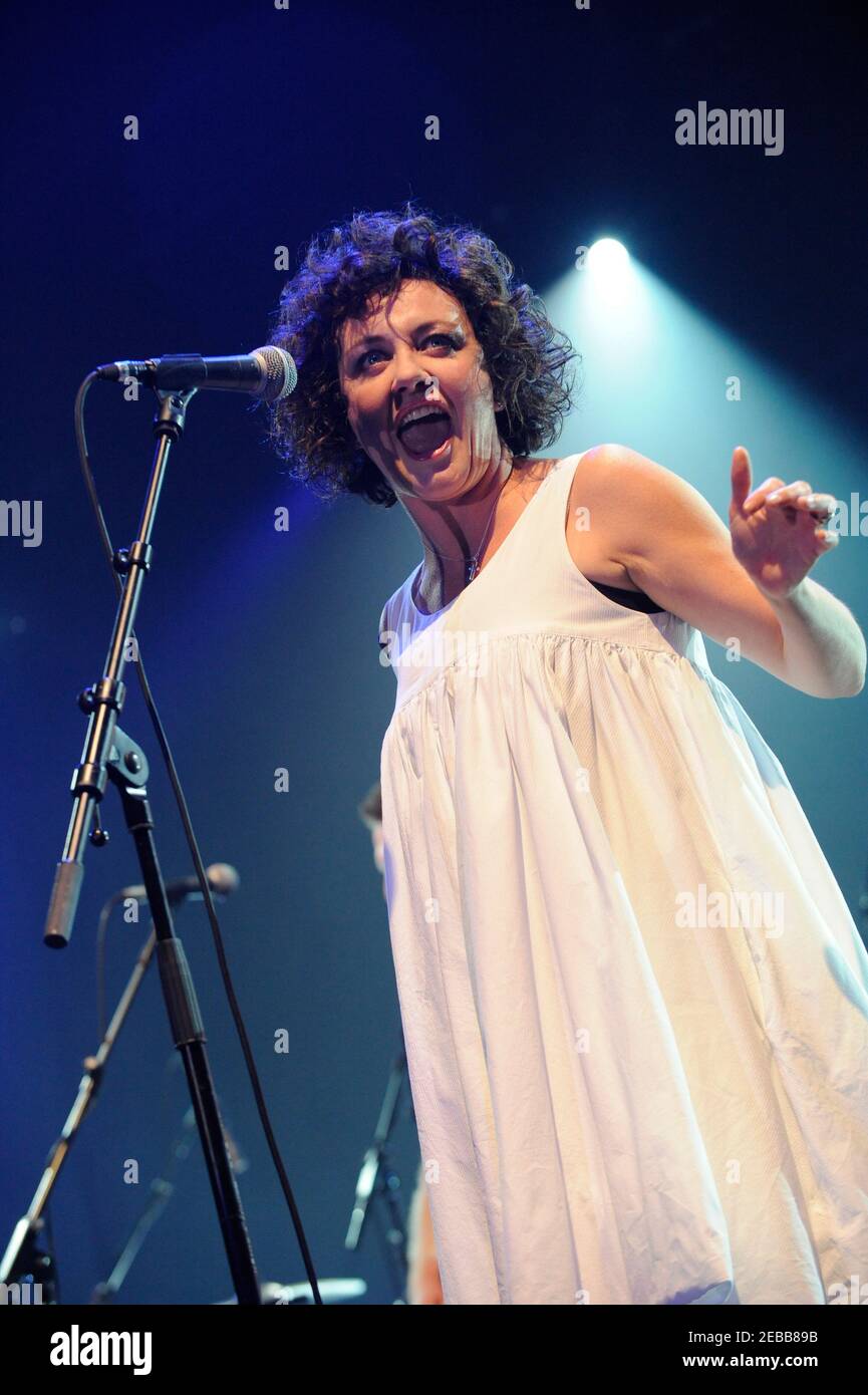 Deacon Blue, featuring Lorraine McIntosh & Ricky Ross Performing Live