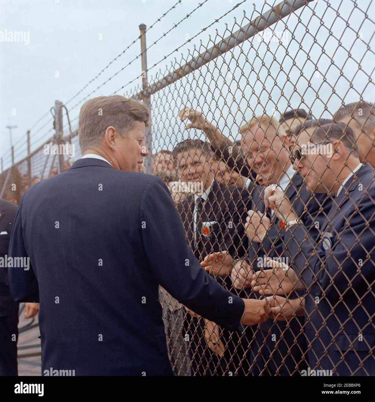 Chain link f hi-res stock photography and images - Alamy