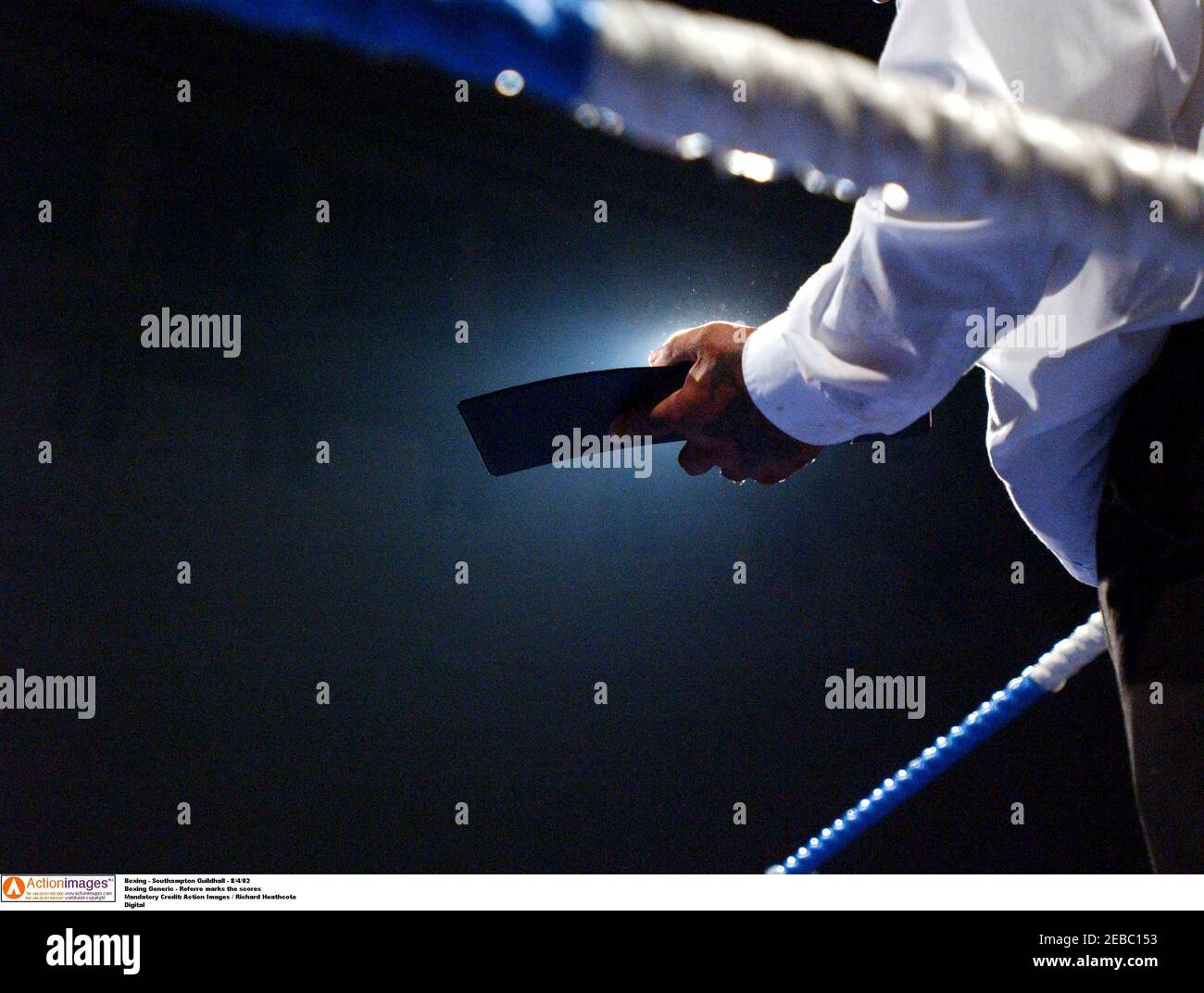Boxing - Southampton Guildhall - 8/4/02  Boxing Generic - Referee marks the scores  Mandatory Credit: Action Images / Richard Heathcote  Digital Stock Photo