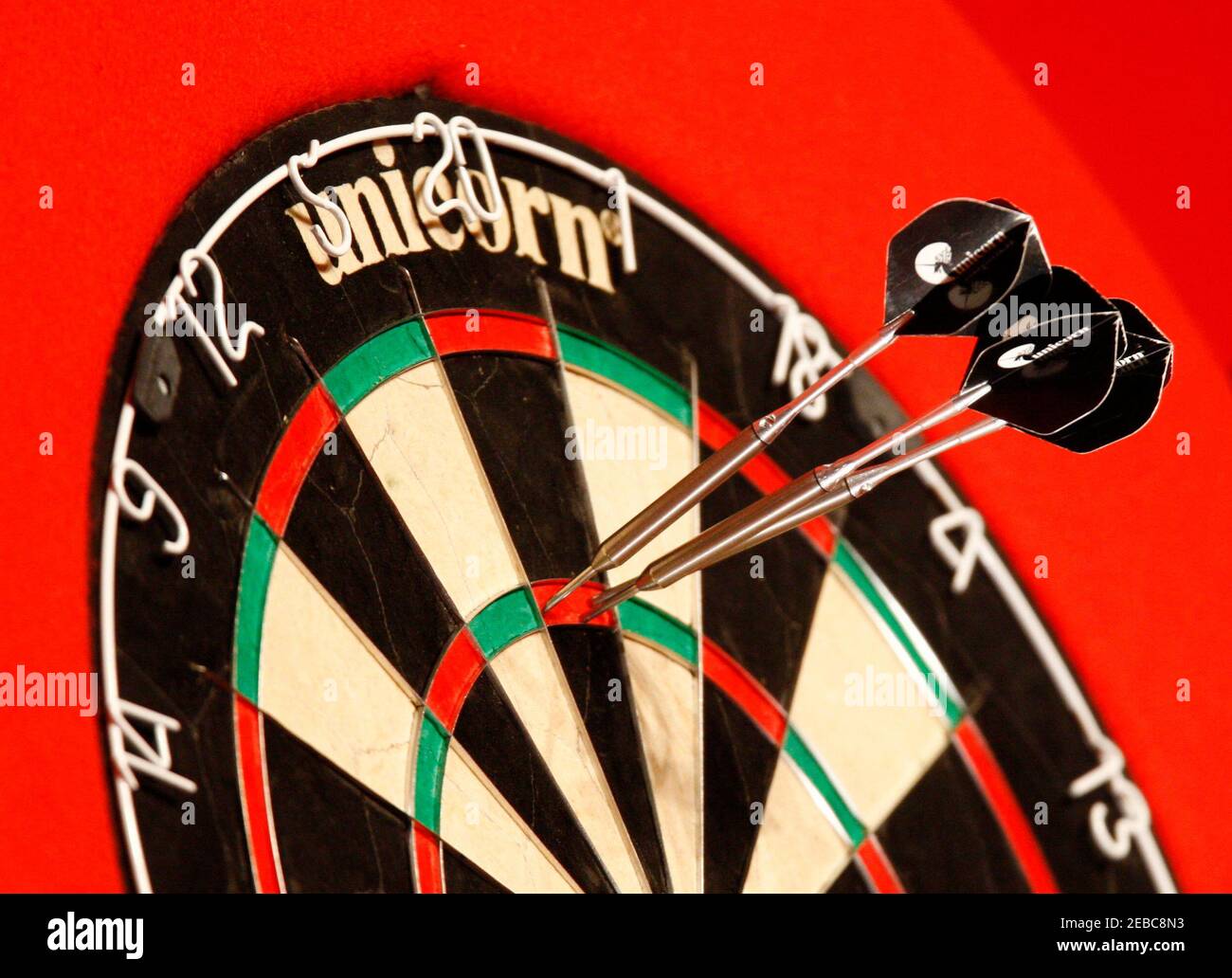180 darts hi-res stock photography and images - Page 3 - Alamy