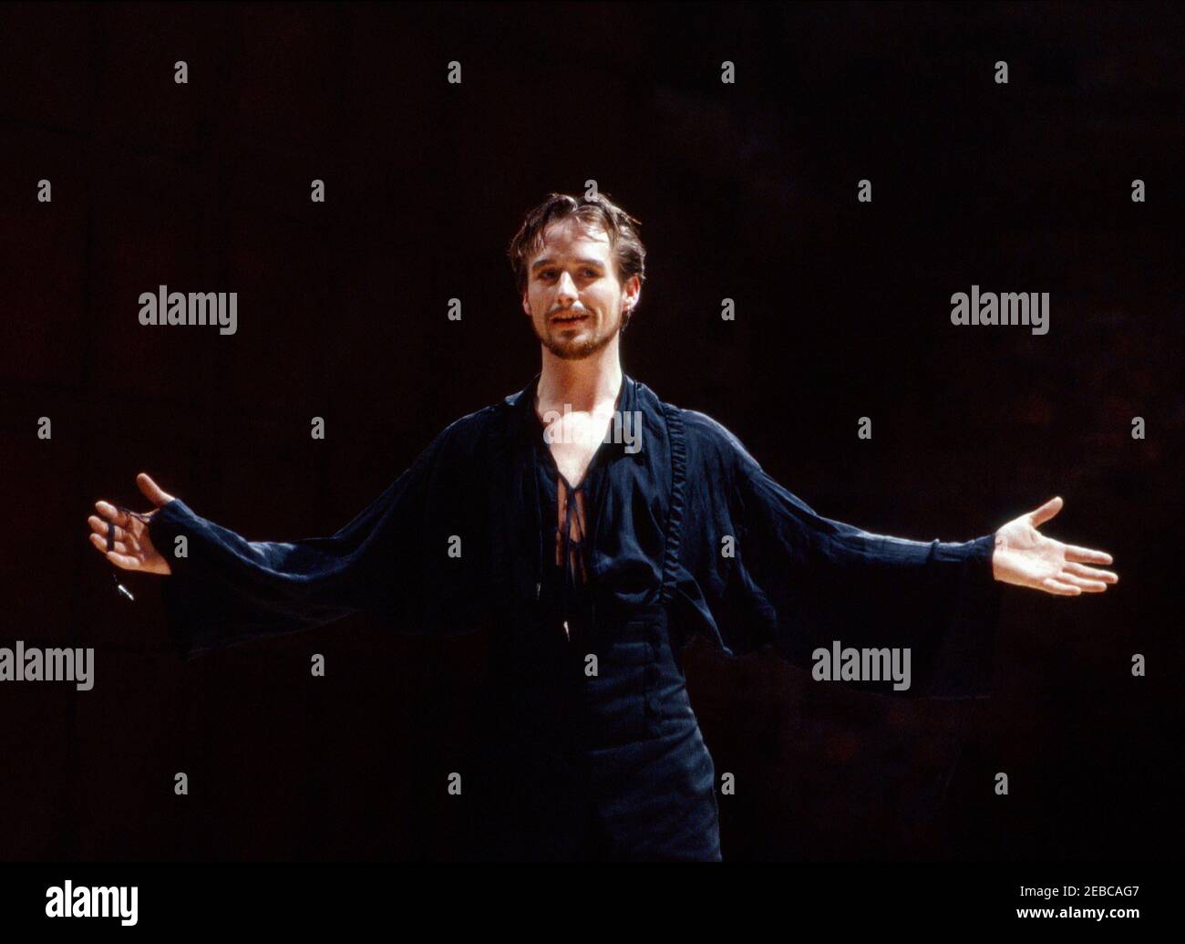 Linus Roache (Don Juan Tenorio) in THE LAST DAYS OF DON JUAN by Nick Dear at the Royal Shakespeare Company (RSC), Swan Theatre, Stratford-upon-Avon  05/04/1990  after Tirso de Molina  translator: Kate Littlewood  design: Kandis Cooke  lighting: Geraint Pughe  fights: Malcolm Ranson  director: Danny Boyle Stock Photo