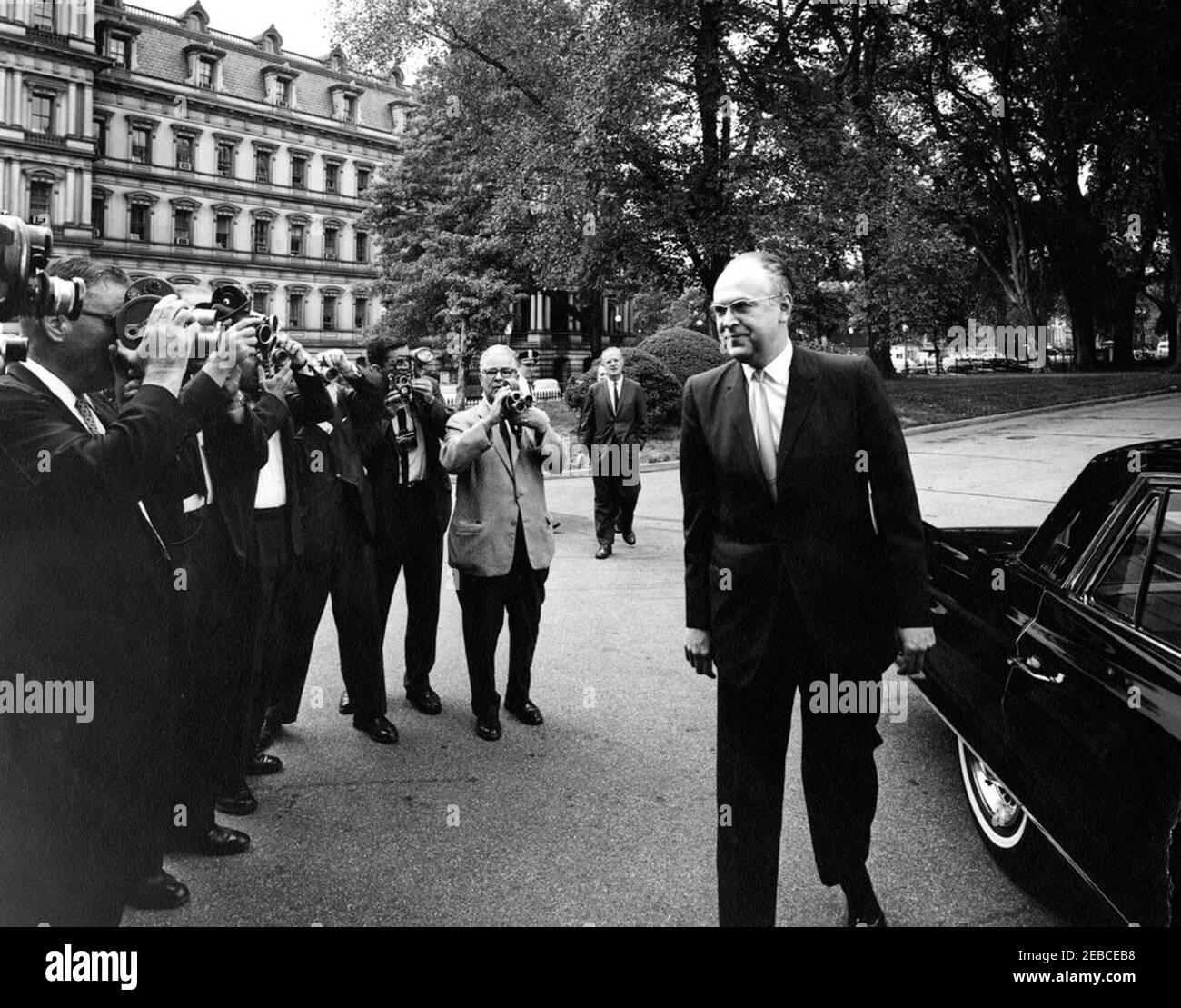Meeting with the Ambassador of the Soviet Union (USSR), Anatoly Dobrynin, 6:00PM. Anatoly F. Dobrynin, Ambassador to the United States from the Union of Soviet Socialist Republics (USSR), arrives for a meeting with President John F. Kennedy. Photographers observe. West Executive Drive, White House, Washington, D.C. Stock Photo