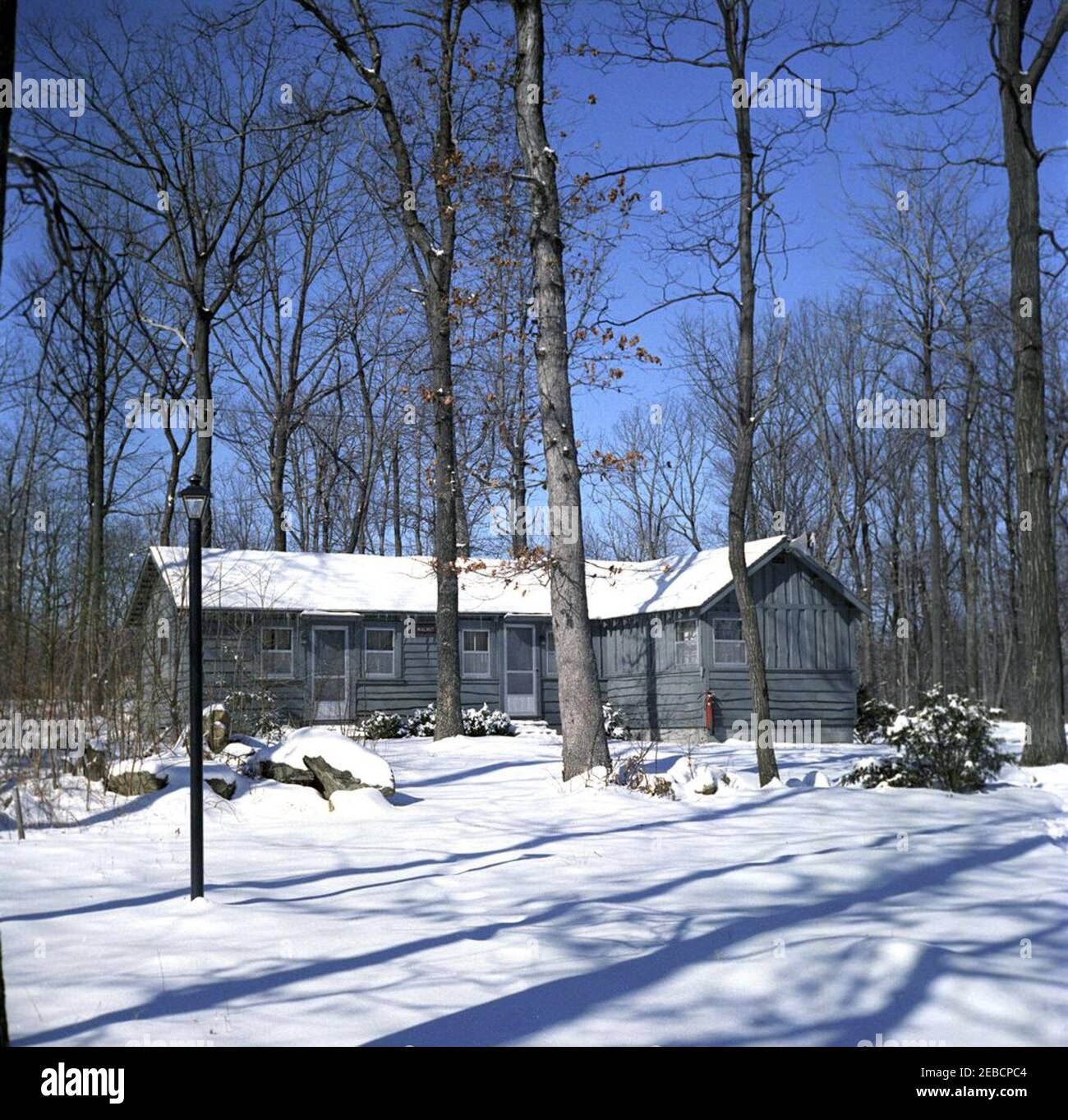 Camp David in the snow, views. Walnut Cabin at Camp David in Frederick  County, Maryland Stock Photo - Alamy