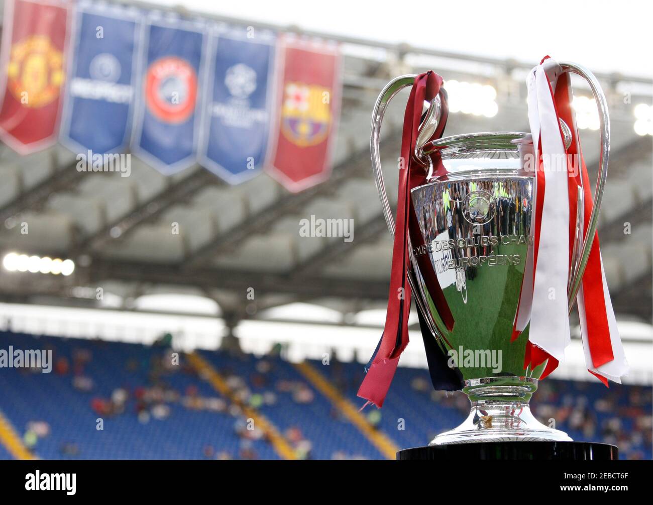 Football - Manchester United v FC Barcelona - 2009 Champions League Final -  Olympic Stadium, Rome, Italy - 08/09 - 27/5/09 UEFA Champions League Trophy  Mandatory Credit: Action Images / John Sibley Stock Photo - Alamy