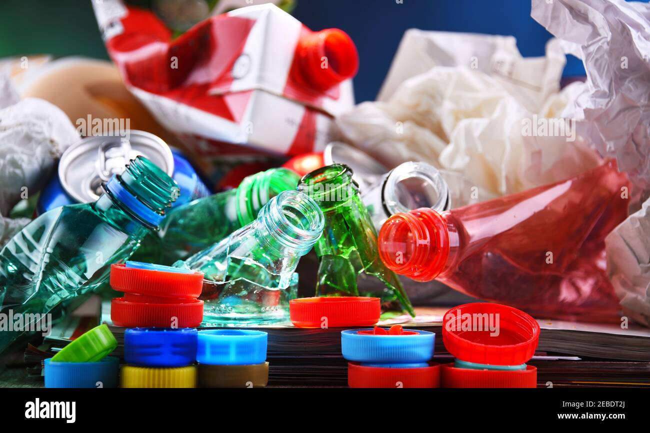 Recyclable garbage consisting of glass, plastic, metal and paper Stock Photo - Alamy