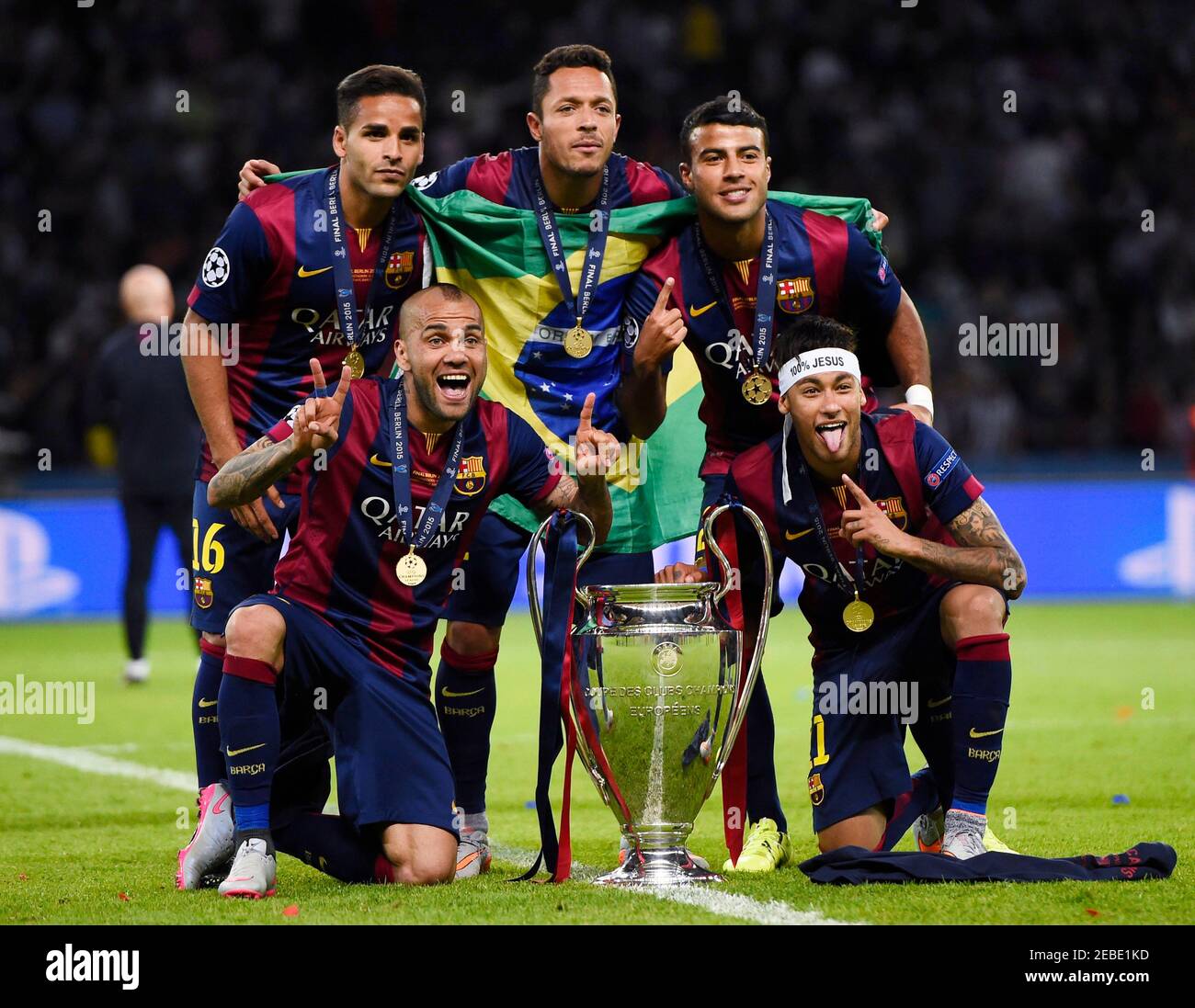 Football - FC Barcelona v Juventus - UEFA Champions League Final -  Olympiastadion, Berlin, Germany - 6/6/15 (From L-R) Barcelona's Douglas,  Dani Alves, Adriano, Rafinha and Neymar with the trophy after winning