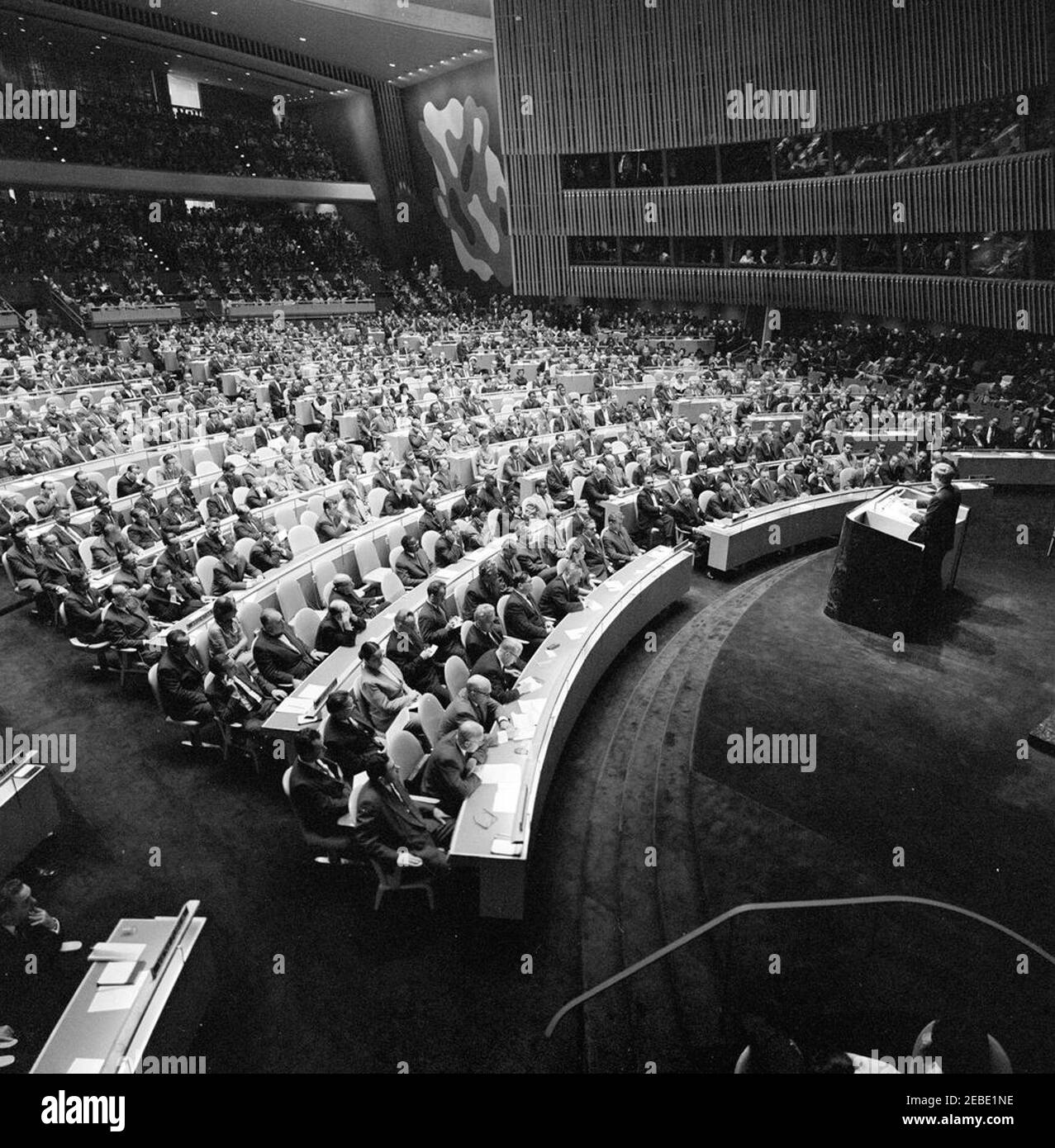 File:United Nations General Assembly Hall (2).jpg - Wikimedia Commons