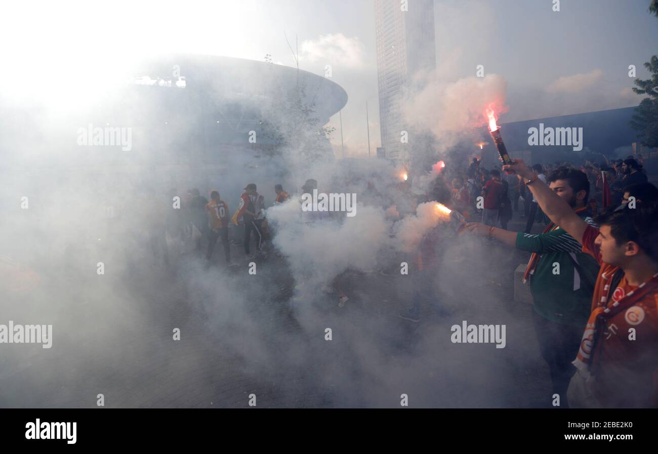Soccer fans flares hires stock photography and images Alamy