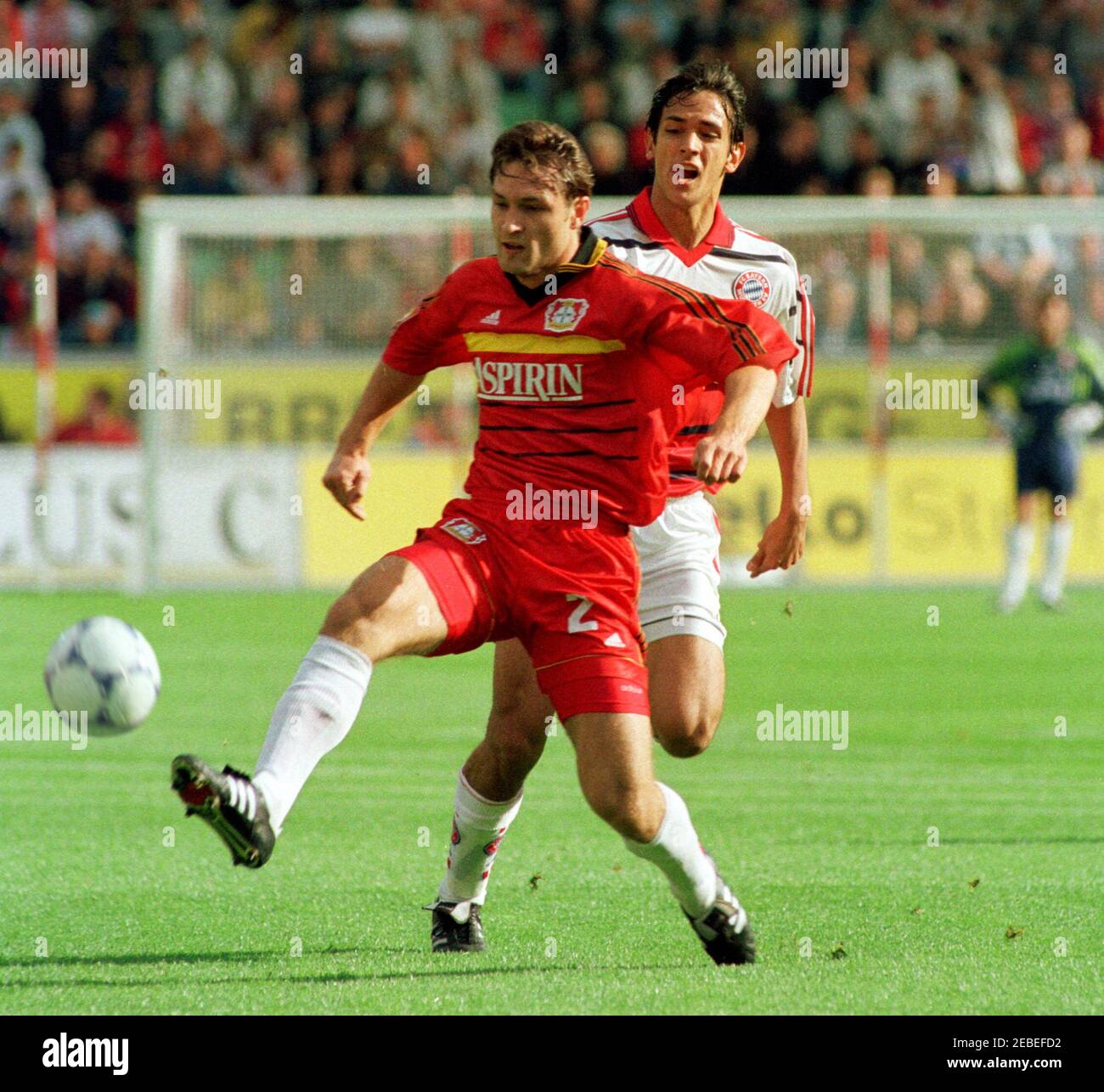 Leverkusen Germany 22.08.1999, Football: Bundesliga season 1999/2000, Bayer 04 Leverkusen (B04, red) vs FC Bayern Munich (FCB, white) 2:0 -  Robert KOVAC (B04) , Roque SANTA CRUZ (FCB) Stock Photo
